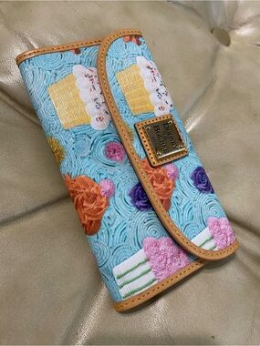HTF Dooney & Bourke Cupcake Wallet Blue
